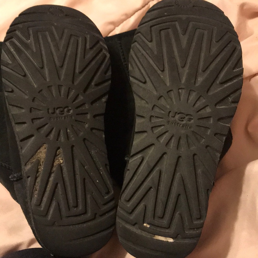 Black uggs - Picture 3 of 3